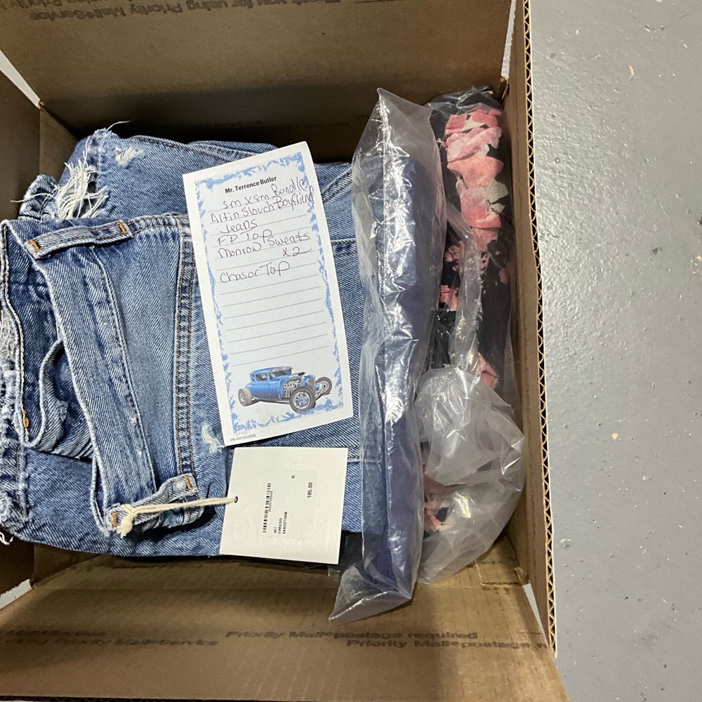 Reseller boxes